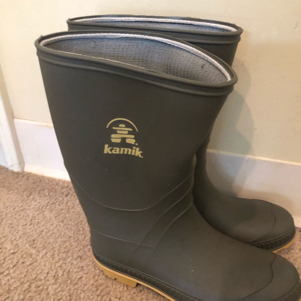 Kids Kamik rain boots - Picture 2 of 3